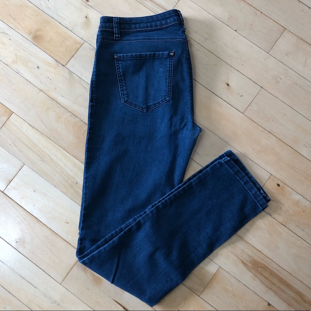 Blue Jeans - Picture 1 of 4